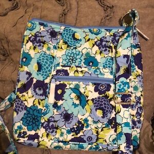 Vera Bradley hipster, zipper close, Blueberry Blooms